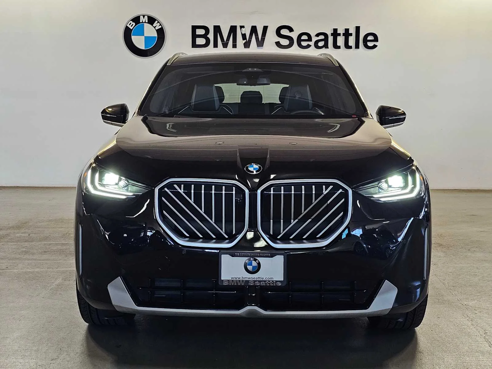 Certified Used 2025 Black Sapphire Metallic BMW 30 xDrive image 7