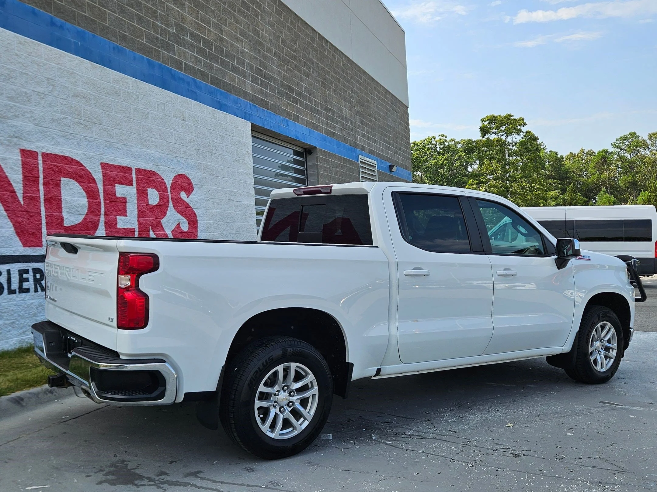 Used 2021 Summit White Chevrolet LT image 7