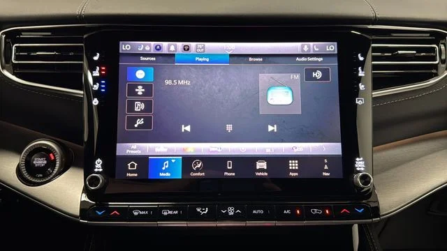 New 2026 High Gloss Black Exterior Paint Jeep Limited Reserve image 31