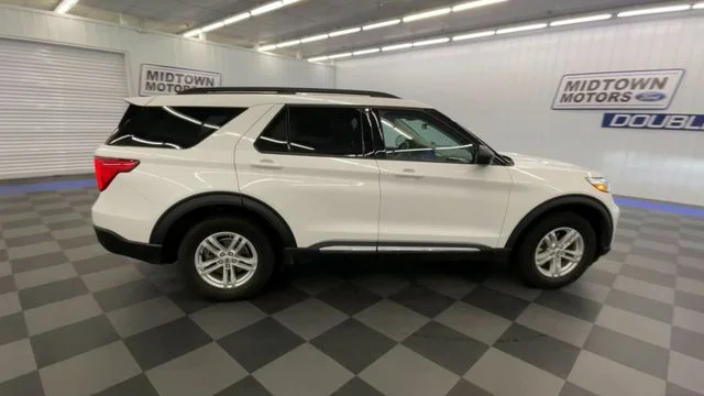 Used 2023 Star White Ford XLT 4WD image 9