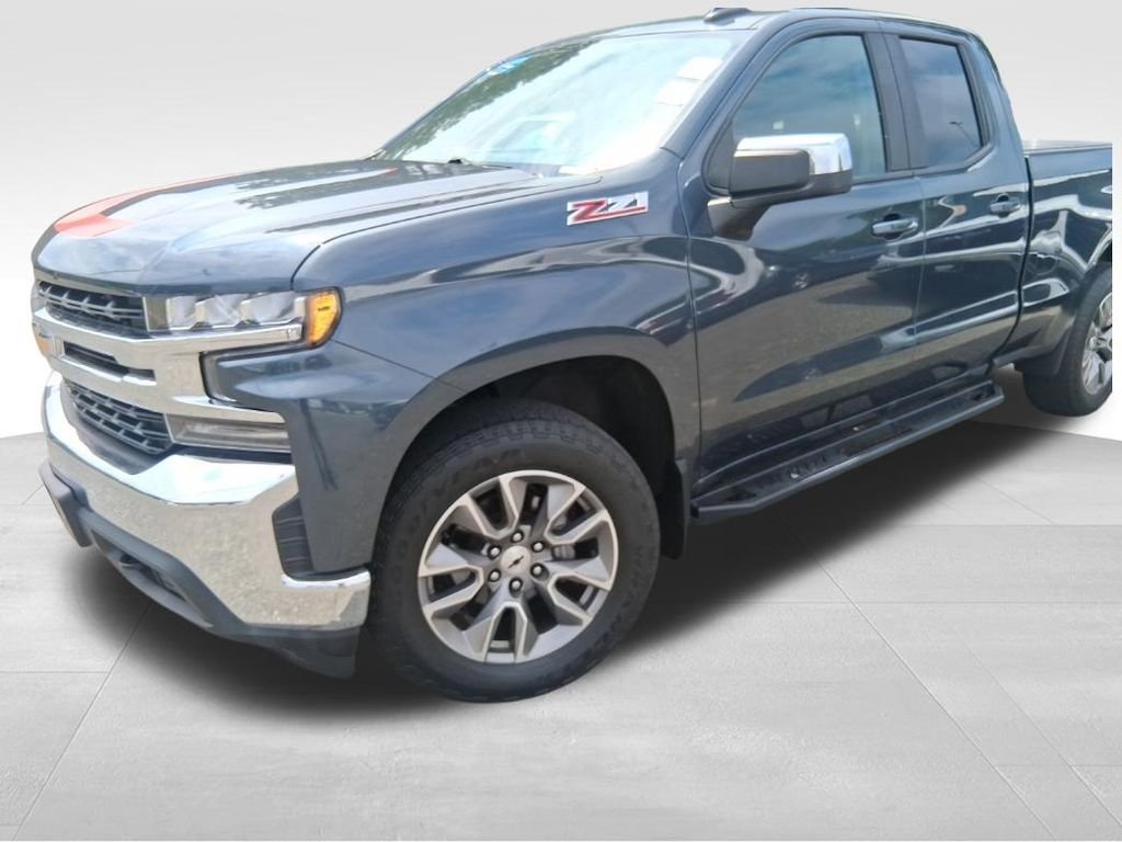 Used 2021 Gray Chevrolet LT image 16