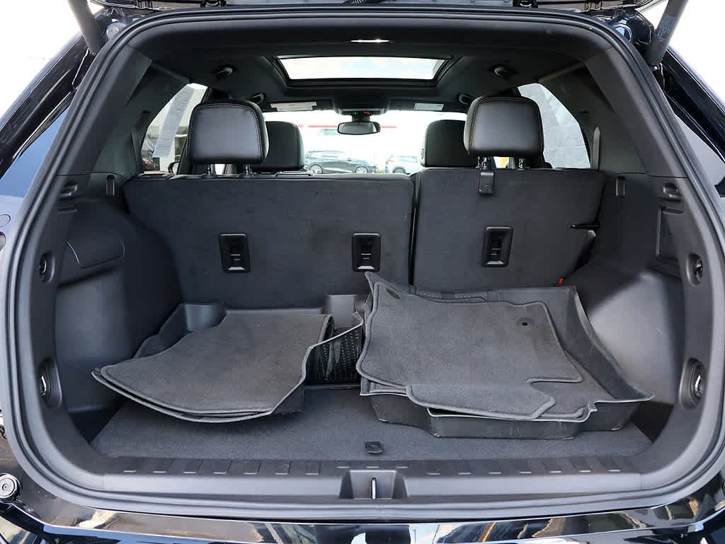 Used 2024 Mosaic Black Metallic Chevrolet Premier image 27