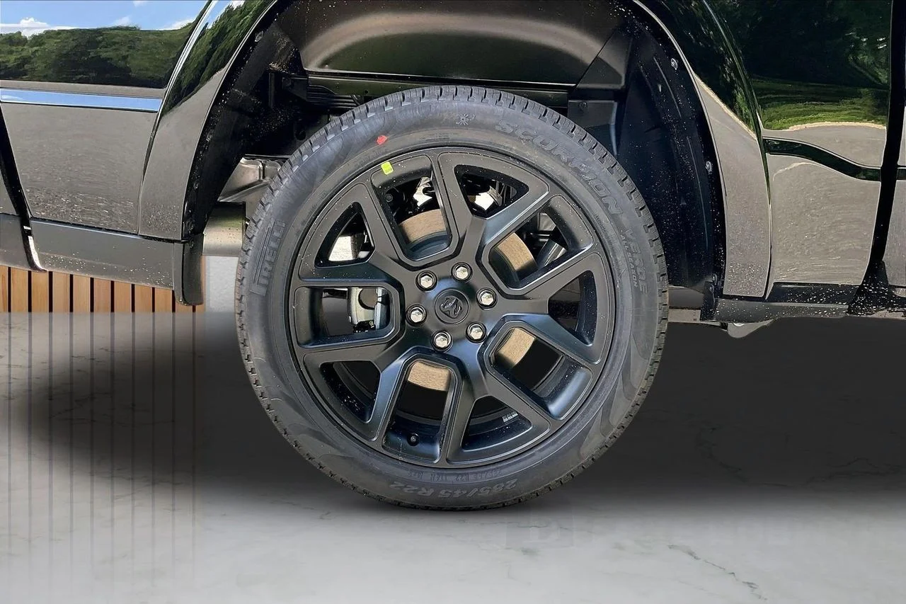 New 2026 Diamond Black Crystal Pearl-Coat Exterior Paint RAM Laramie image 36