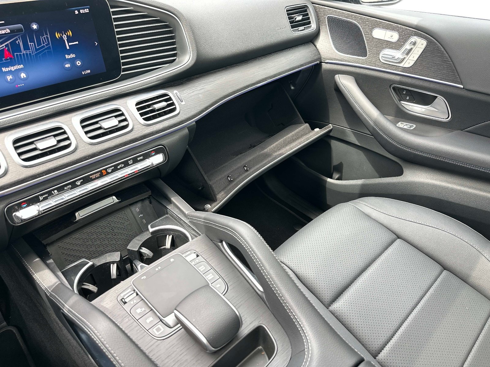 Certified Used 2025 Black Mercedes-Benz GLE 350 image 33