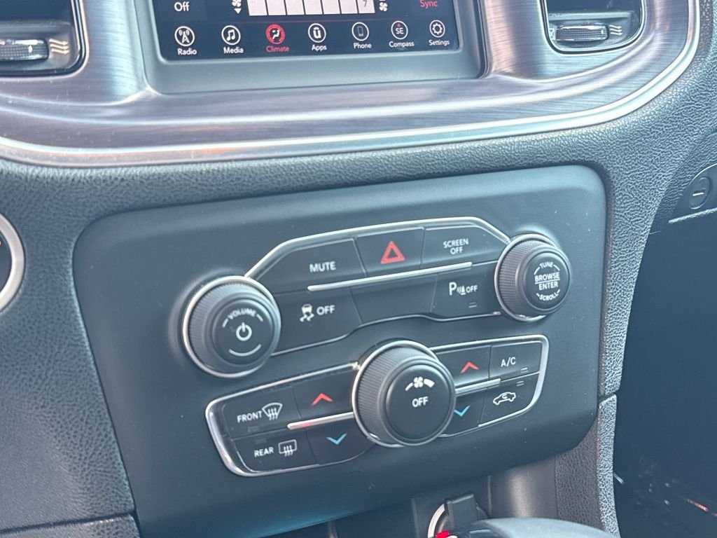 Used 2018 Red Dodge SXT image 19