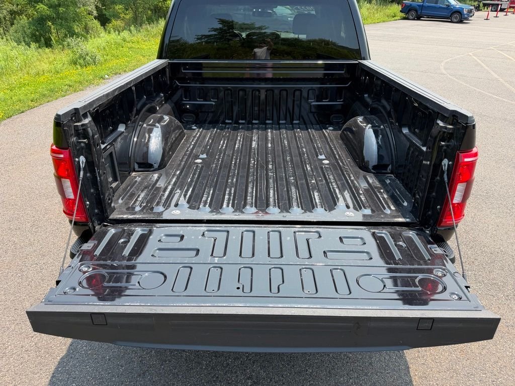 Used 2022 Black Ford XLT image 26
