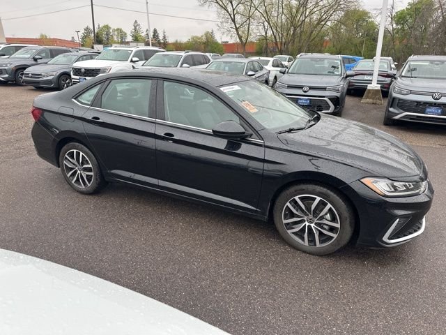 Used 2025 Volkswagen Jetta SE with VIN 3VW7X7BU3SM027371 for sale in Inver Grove Heights, Minnesota