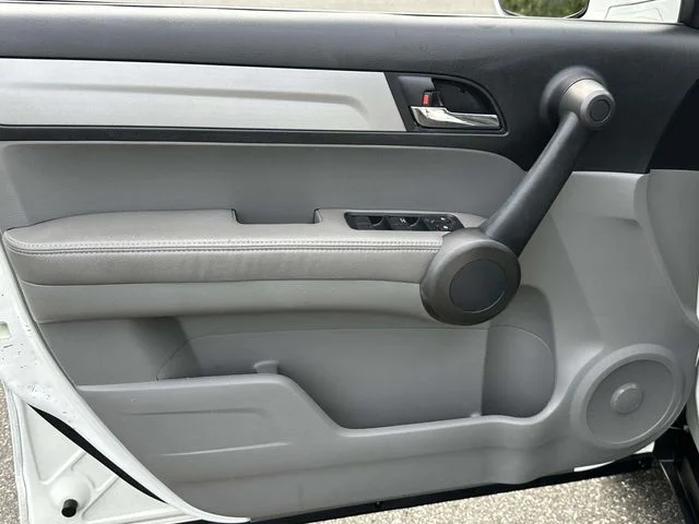 Used 2011 Taffeta White Honda EX-L image 16