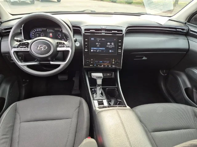 Used 2024 Gray Hyundai SEL image 28
