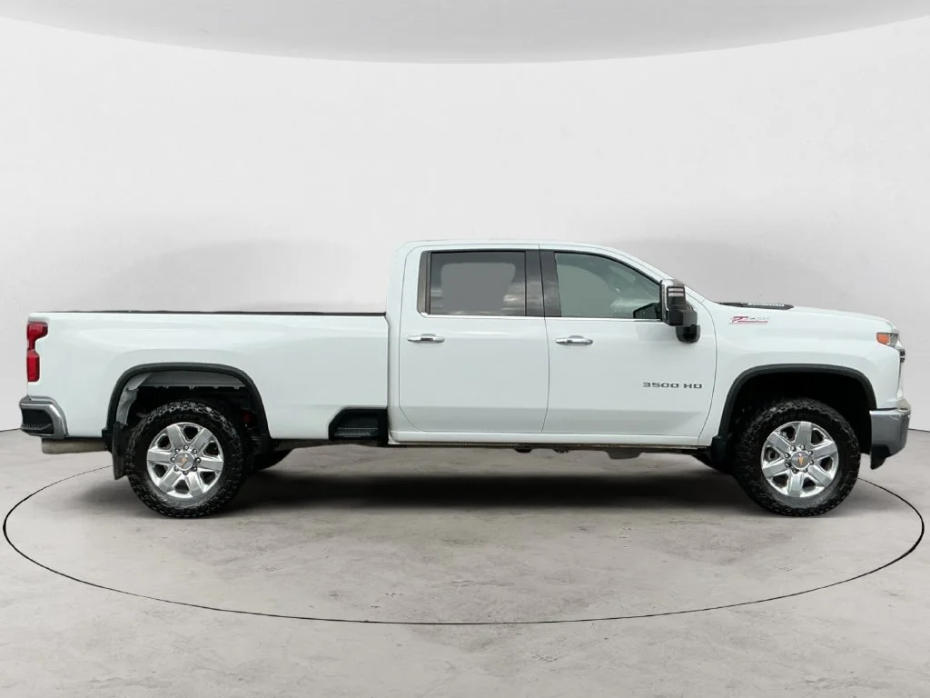 Used 2022 SUMMIT WHITE Chevrolet LTZ image 7