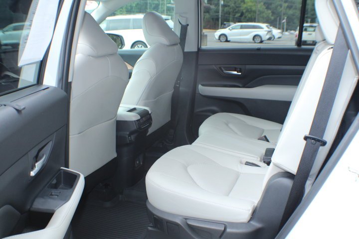 Certified Used 2024 Wind Chill Pearl Toyota Limited image 15