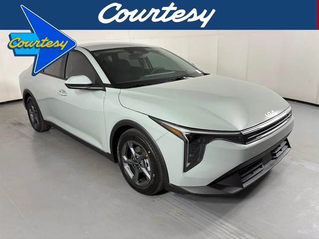 2026 Kia K4 LXS AT's photo