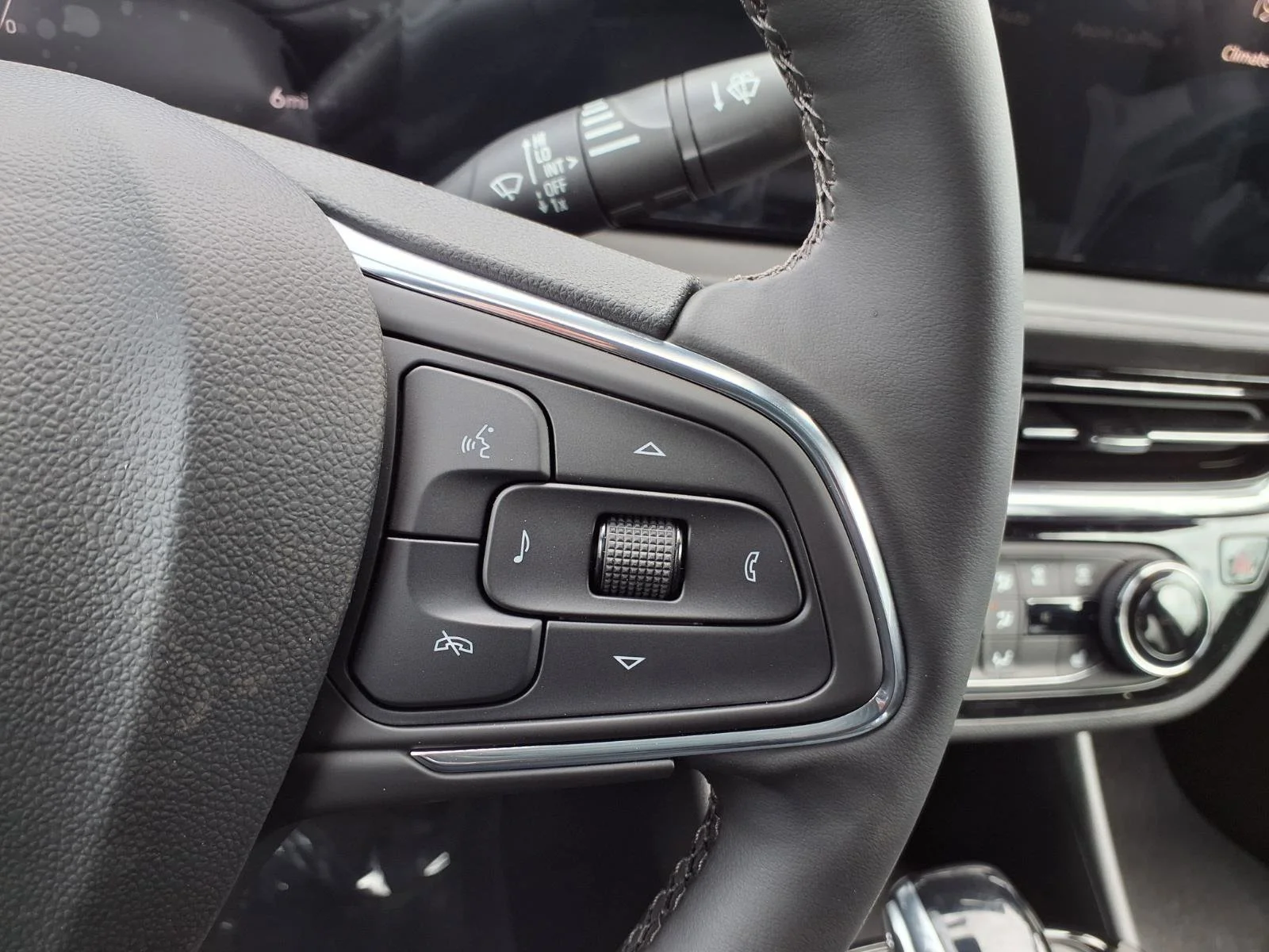 2026 Buick Envista Sport Touring - Photo 10