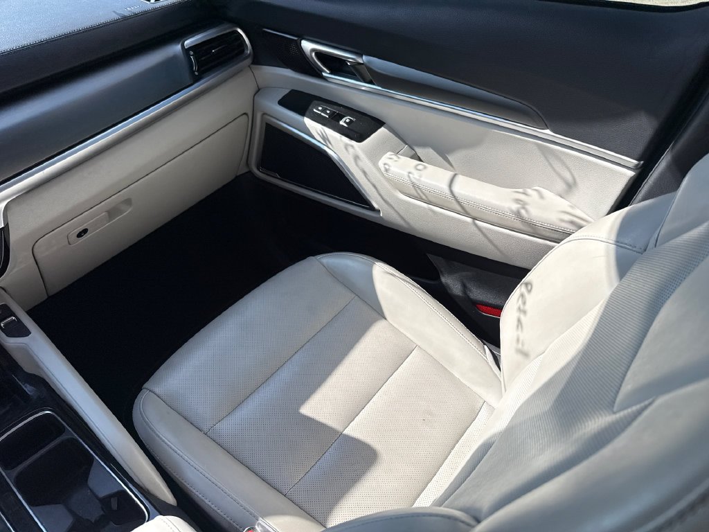 Used 2020 Green Kia S image 15
