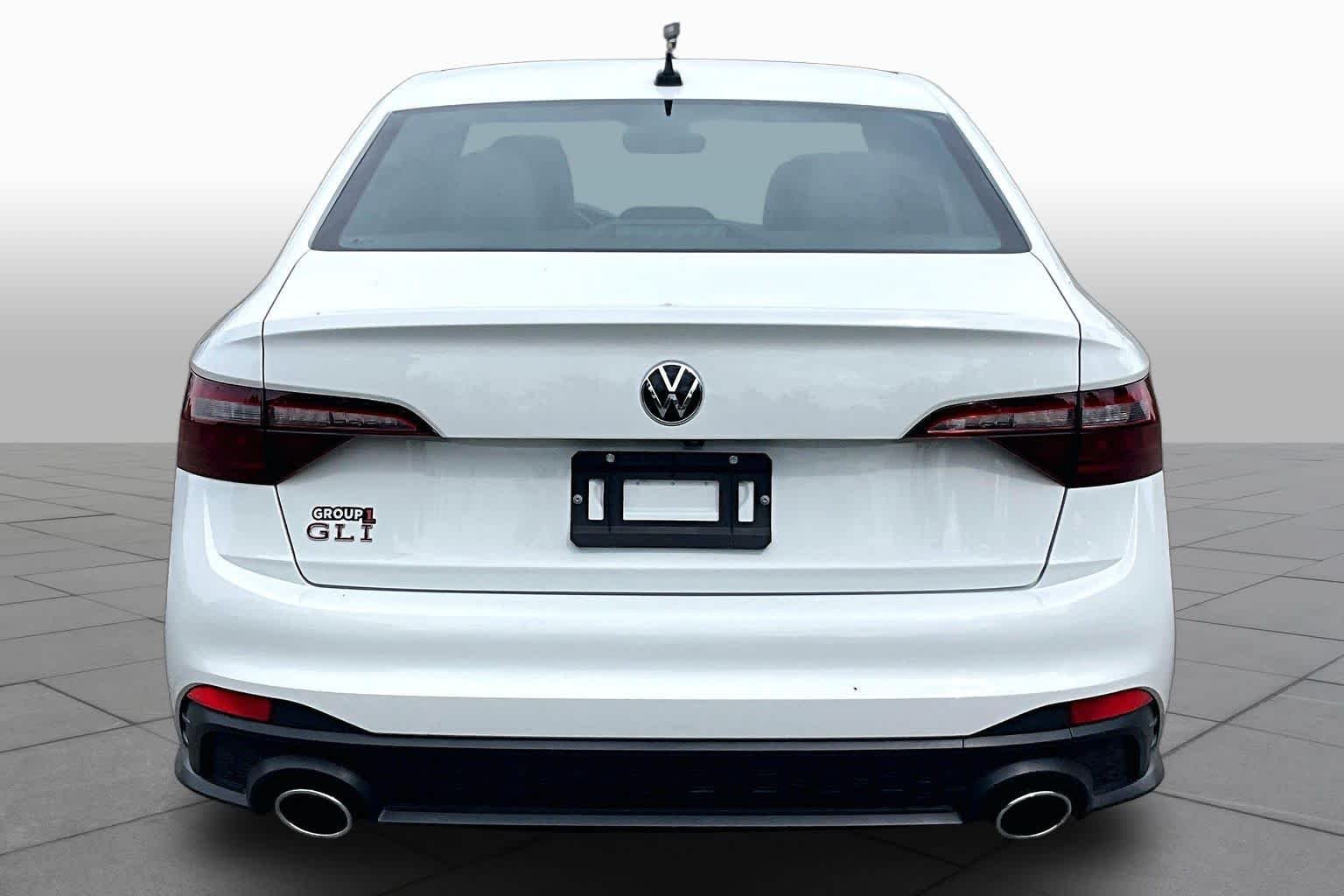 Used 2024 Pure White Volkswagen Autobahn image 5