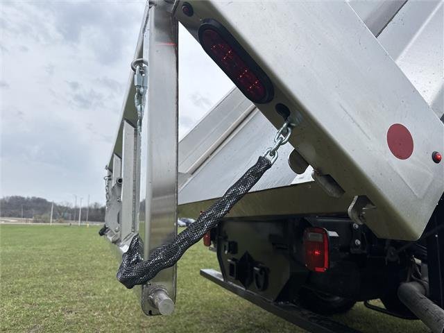 New 2026 Oxford White Ford F-550® XL image 33