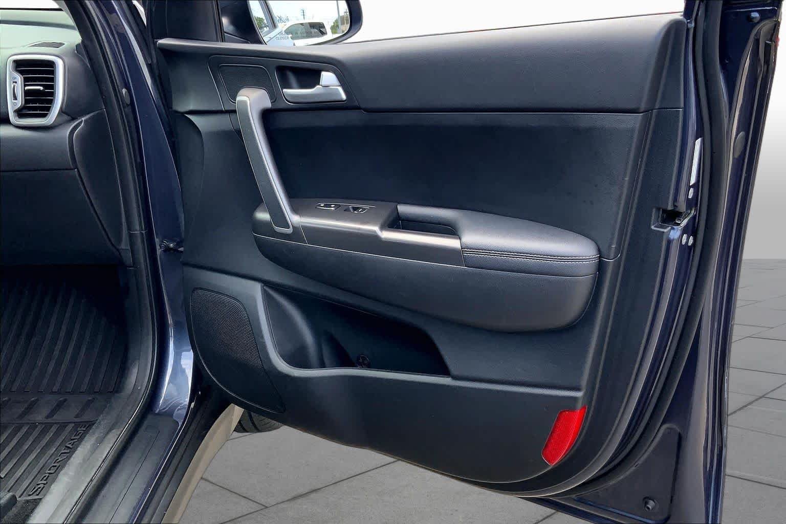 Used 2019 Pacific Blue Kia LX image 22