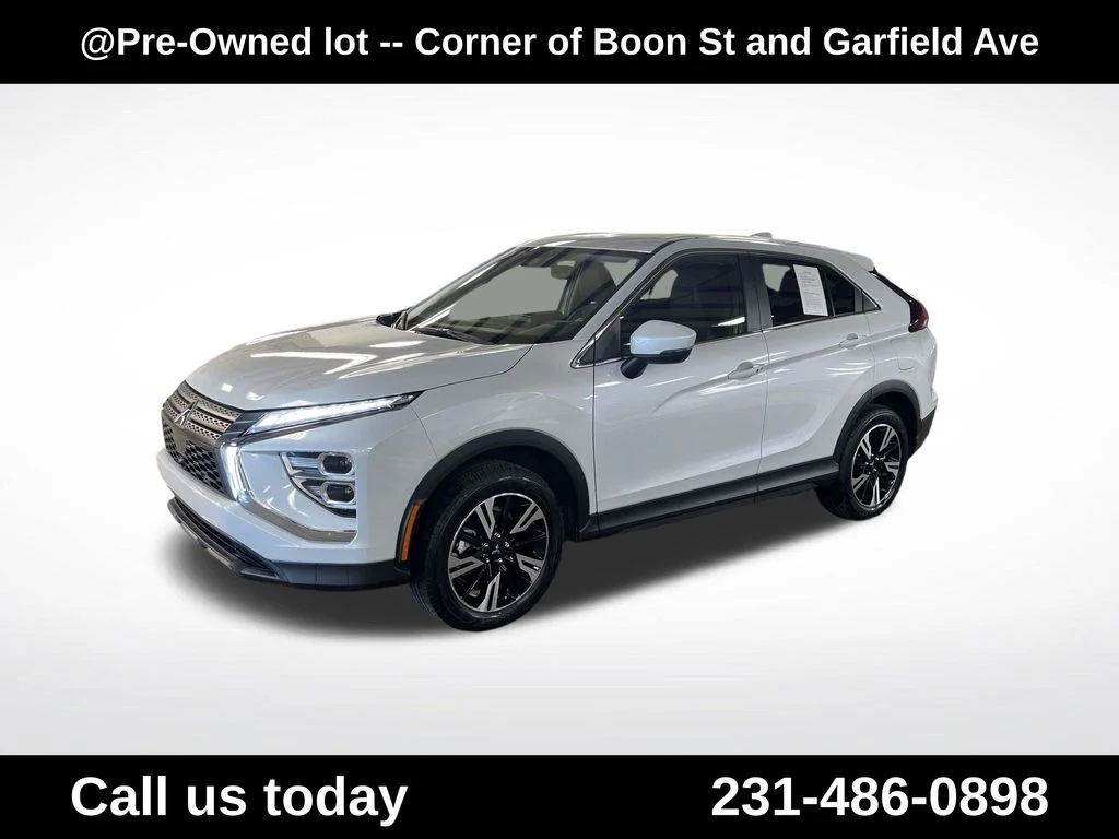 Used 2025  Mitsubishi SE image 1