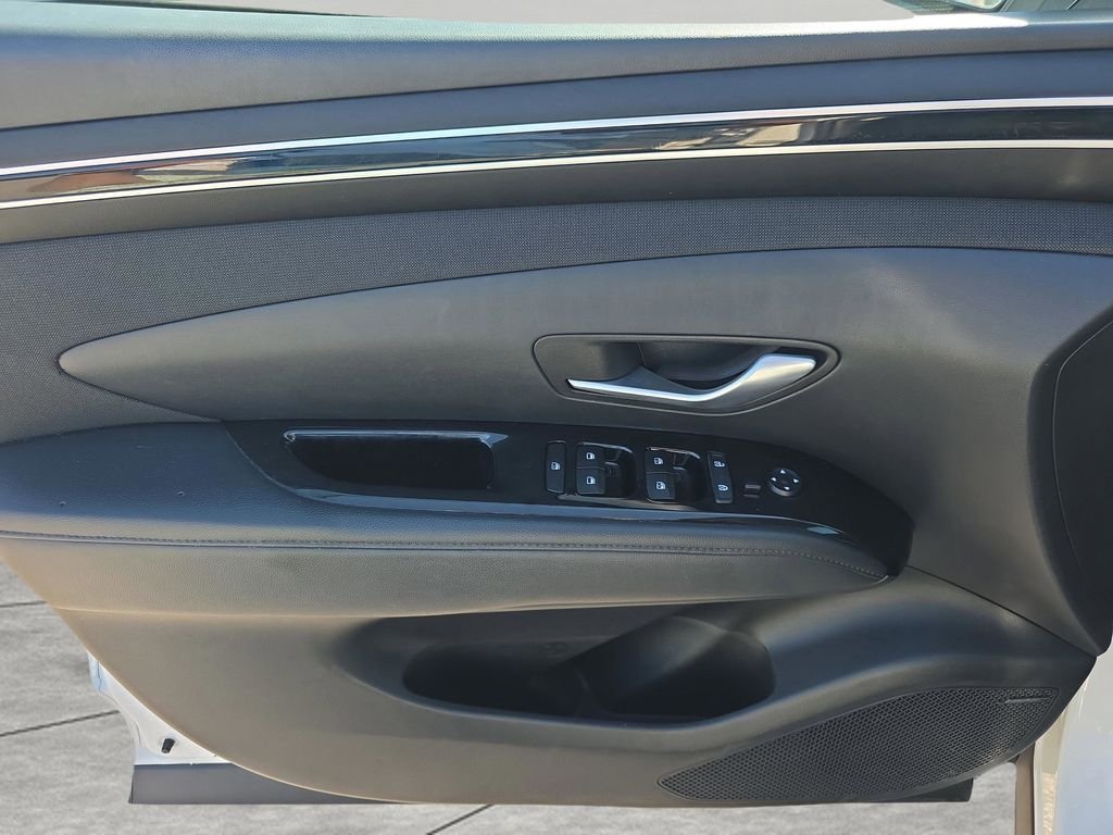 Used 2022 Quartz White Hyundai SEL image 17