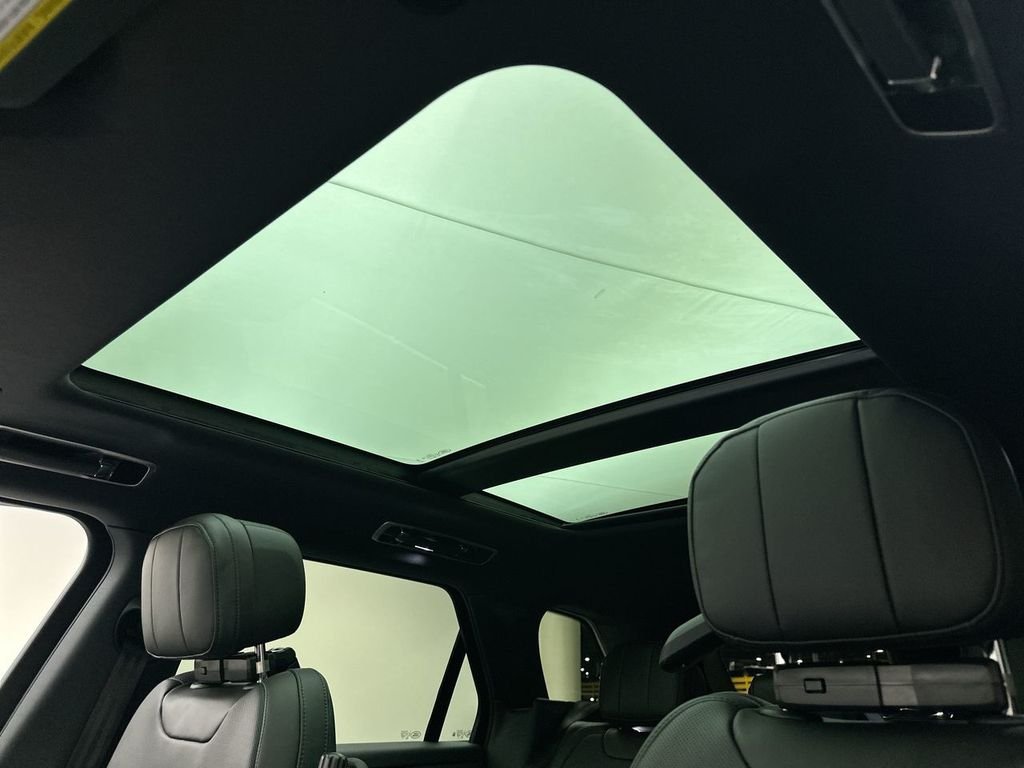 New 2026 Fuji White Land Rover Dynamic SE image 11