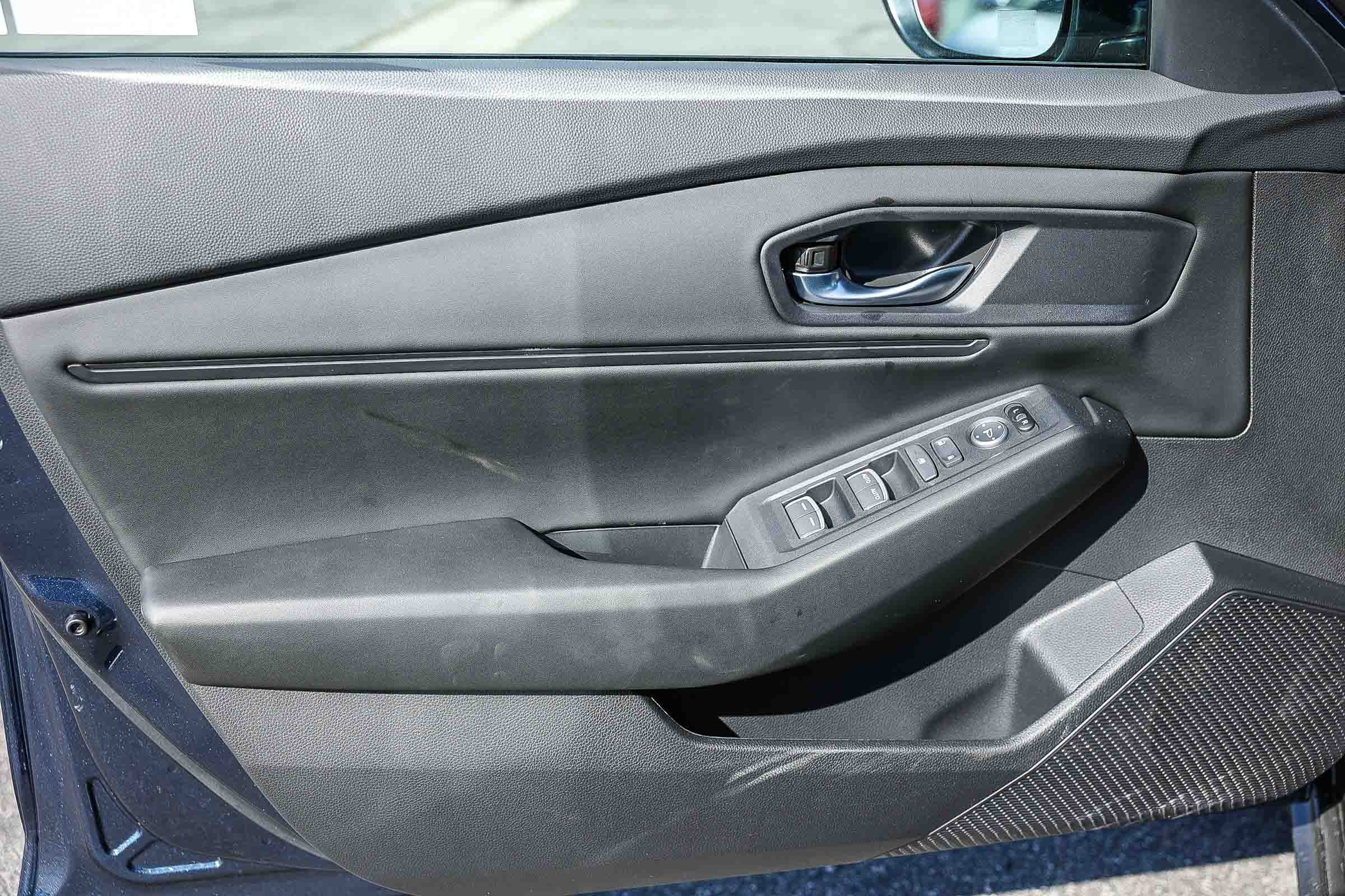 New 2026 Urban Gray Pearl Honda SE CVT image 22