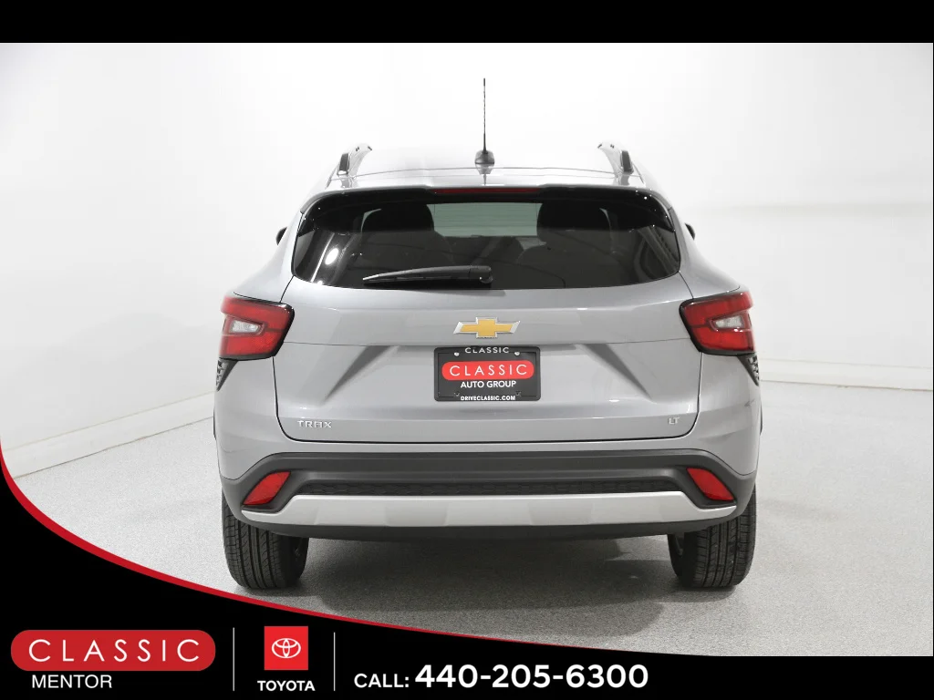 2024 Chevrolet Trax LT - Photo 18