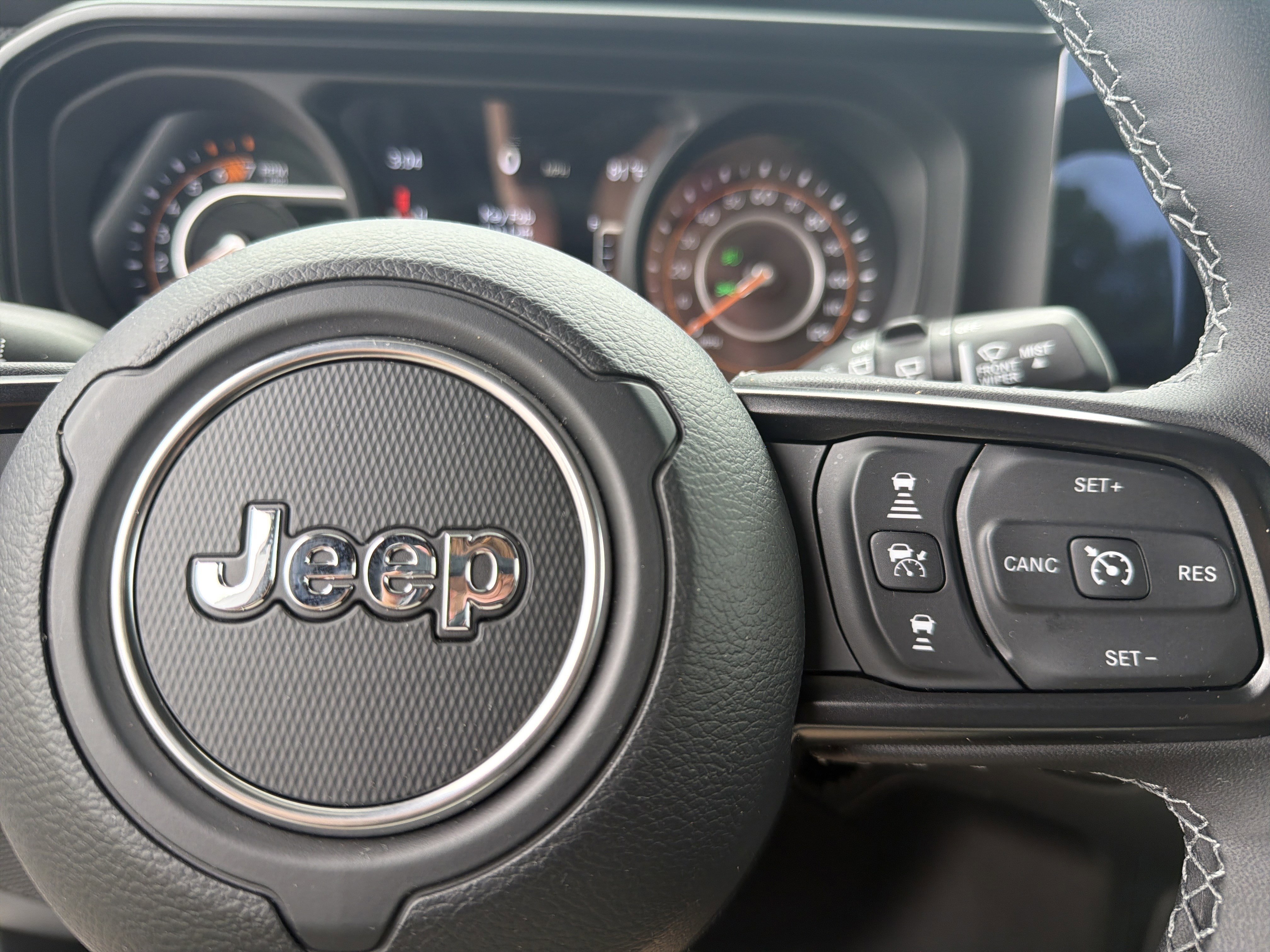 Used 2026 Bright White Clearcoat Jeep Rubicon X image 28