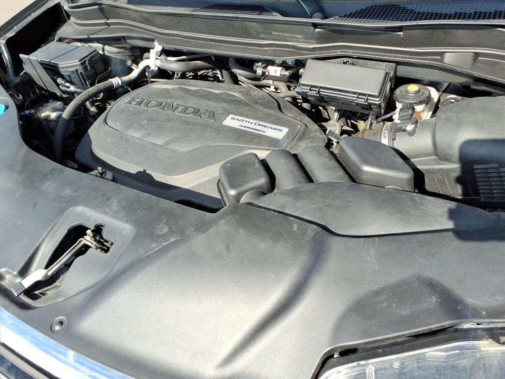 Certified Used 2018 Forest Mist Metallic Honda RTL-E image 31