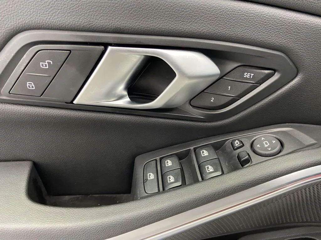2025 BMW 3 Series 330i - Photo 21