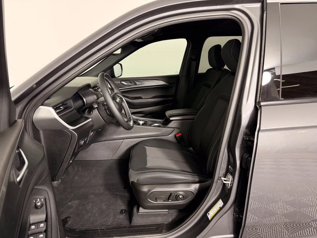 Used 2024 Gray Jeep Laredo X image 2
