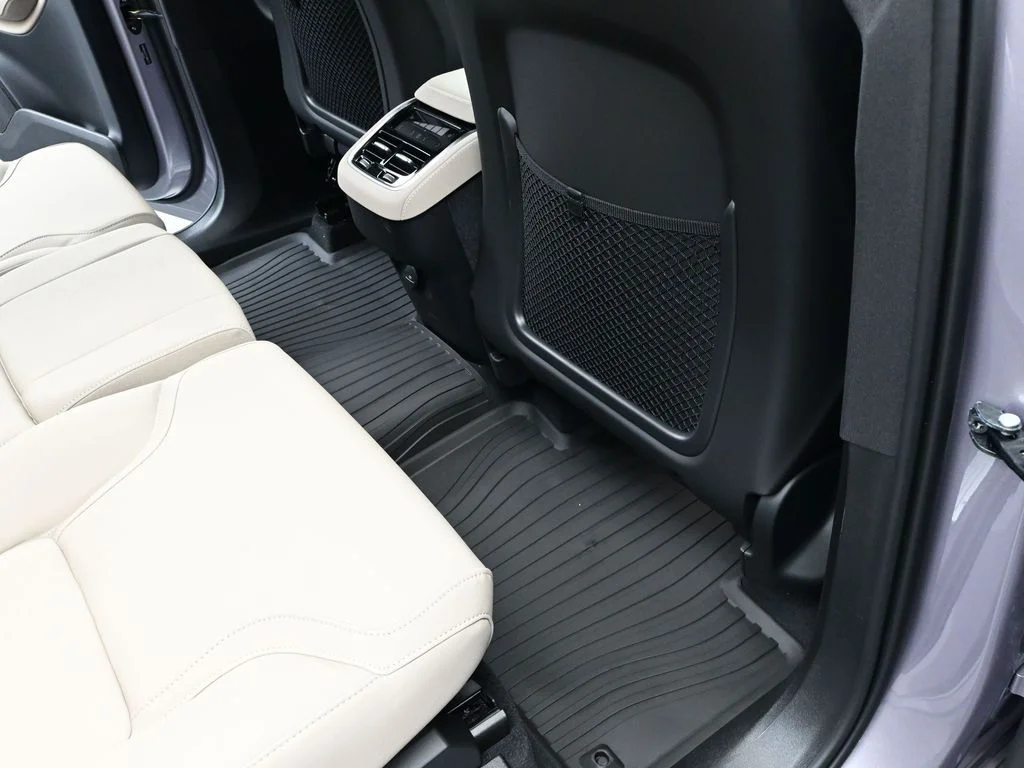 New 2026 Aurora Silver Volvo Plus image 18