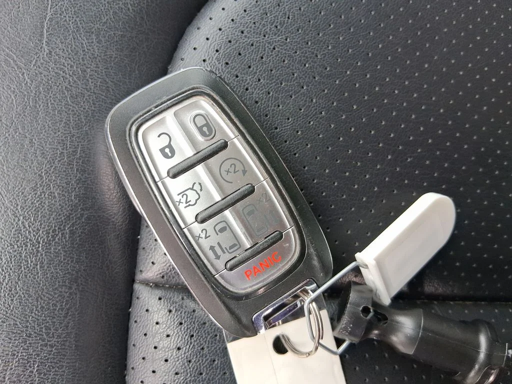 Used 2023 White Chrysler Touring L image 11