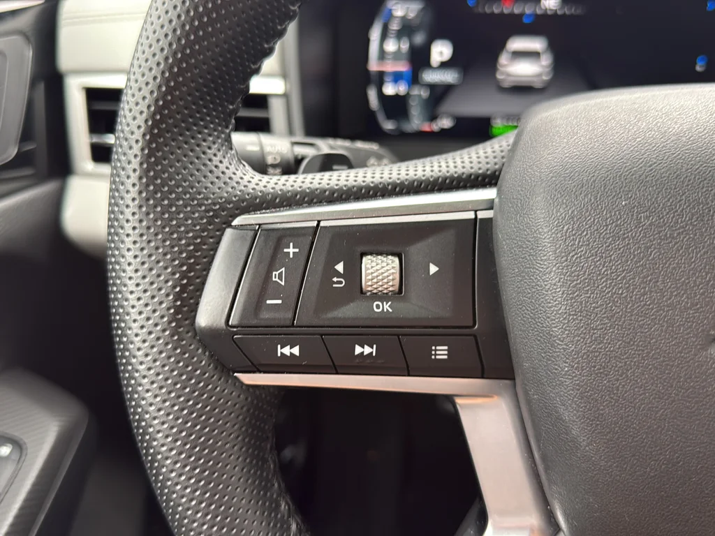 Used 2023 Black Mitsubishi SEL image 45