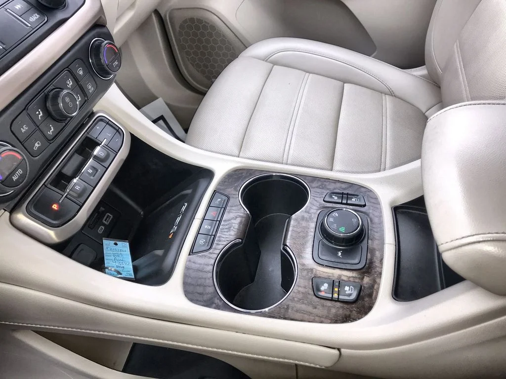 2023 GMC Acadia Denali - Photo 21