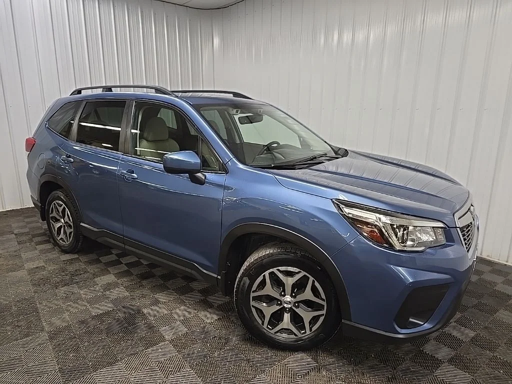 Used 2020 Horizon Blue Subaru Premium image 7