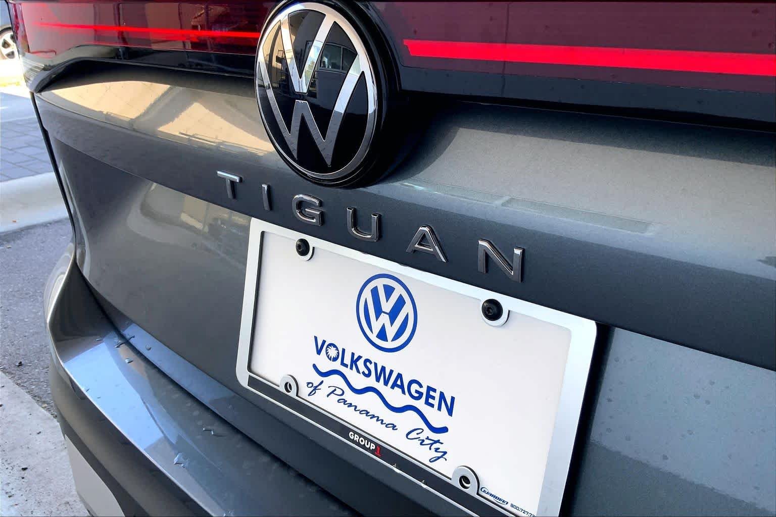 New 2026 Platinum Gray Metallic Volkswagen S image 15