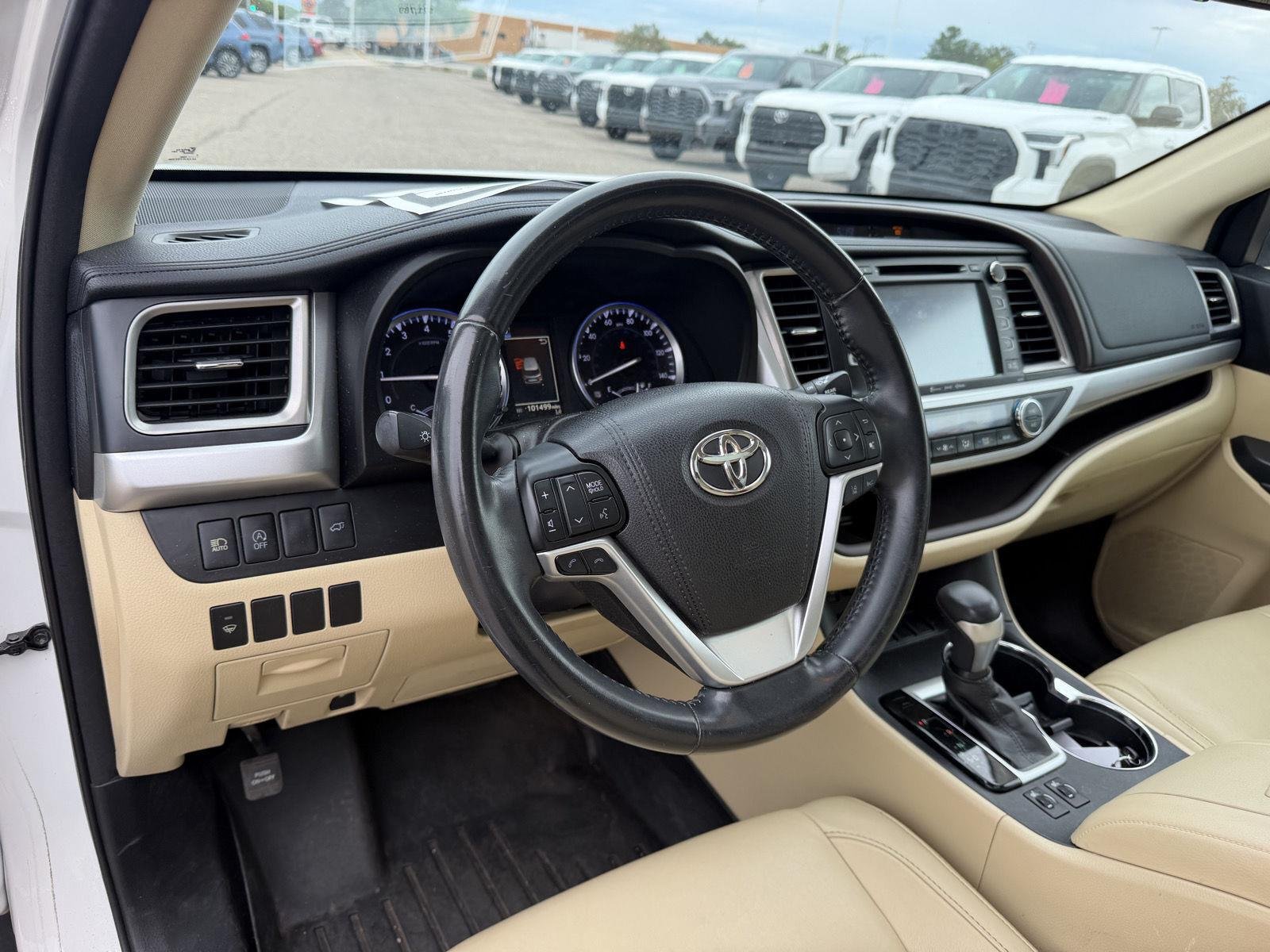 Used 2017 Blizzard Pearl Toyota XLE image 32