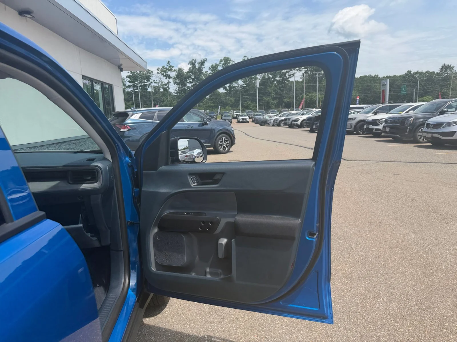 Used 2025 Blue Ford XL image 28