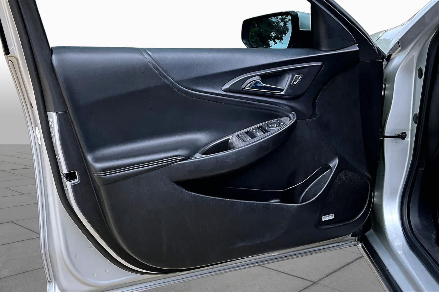 Used 2017 Silver Ice Metallic Chevrolet LT image 22