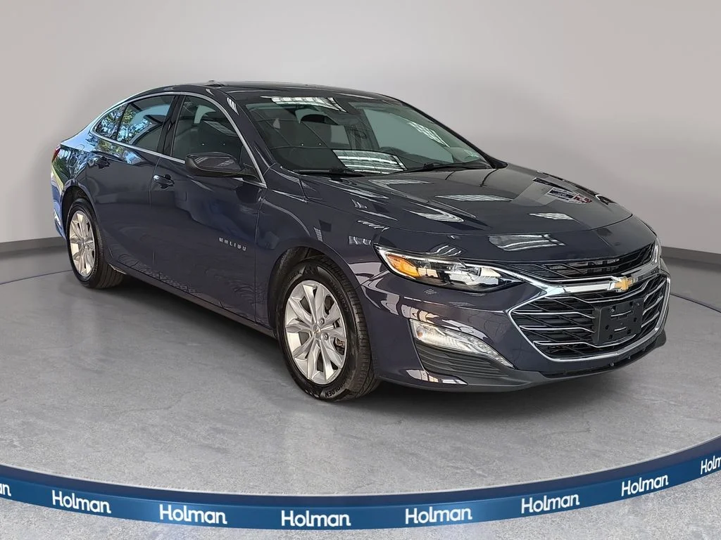 Certified Used 2025 Night Chevrolet LT image 3