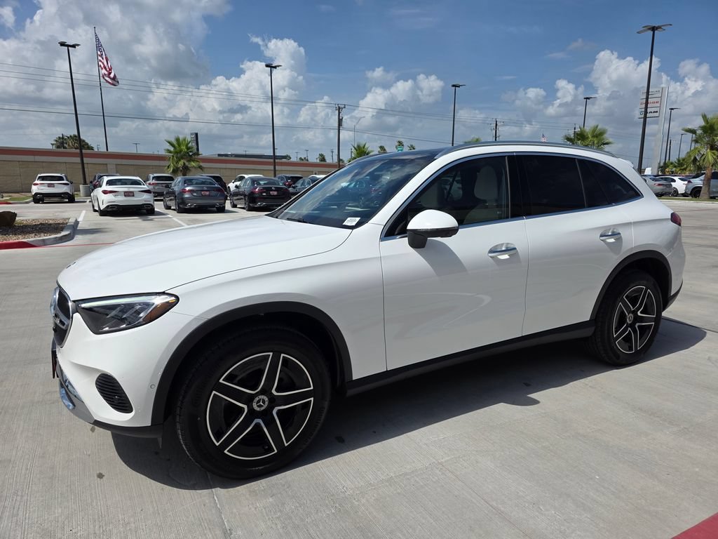 New 2026 Polar White Mercedes-Benz GLC 300 image 32