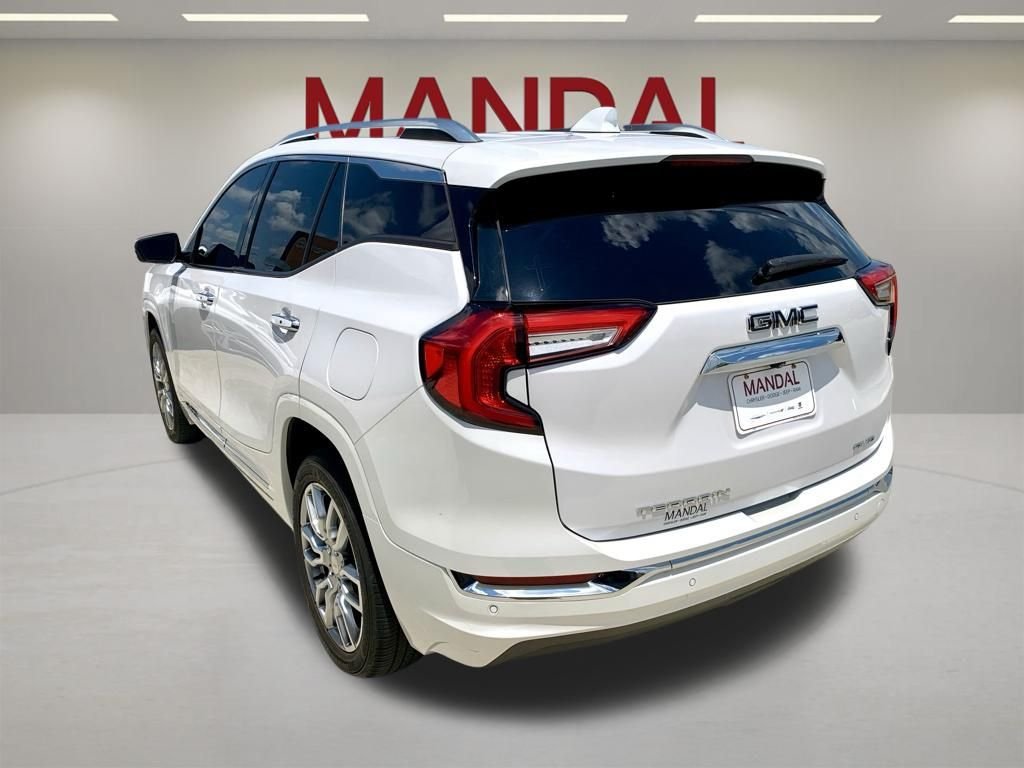 Used 2022 White GMC Denali image 7