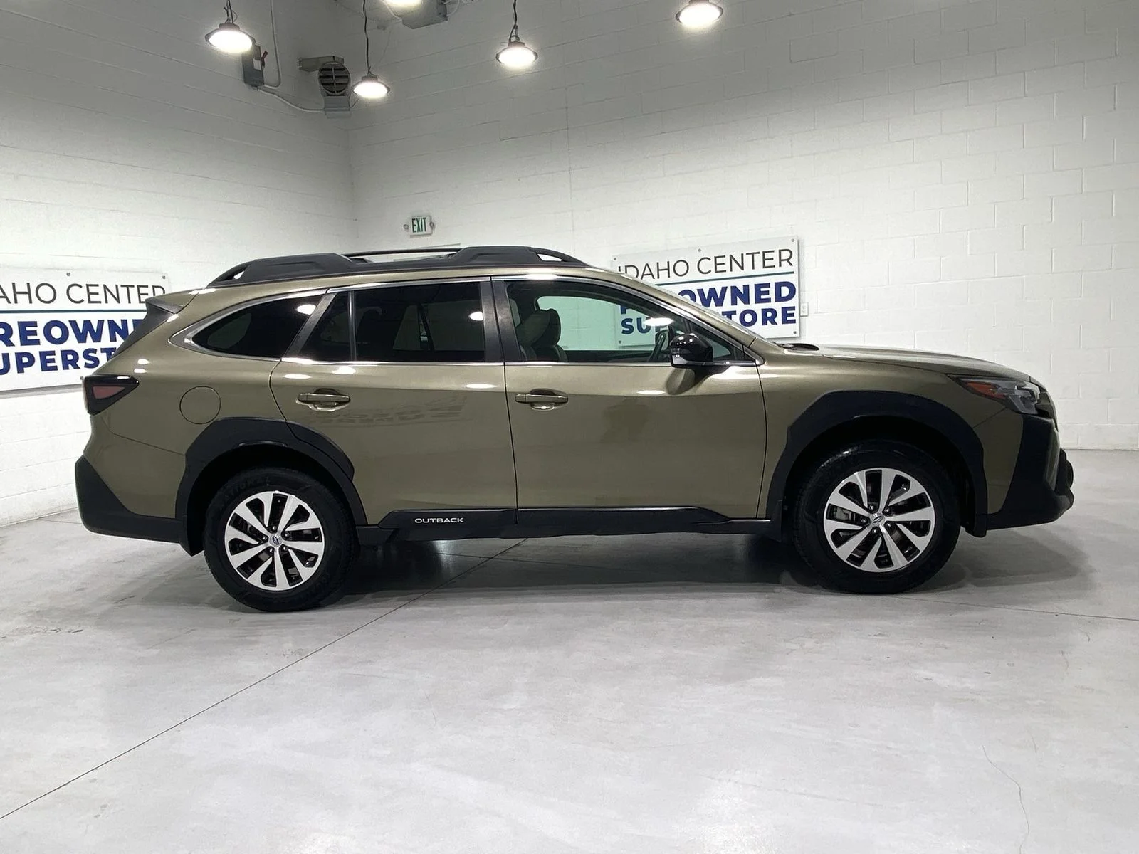 Used 2024 Brown Subaru Premium image 9