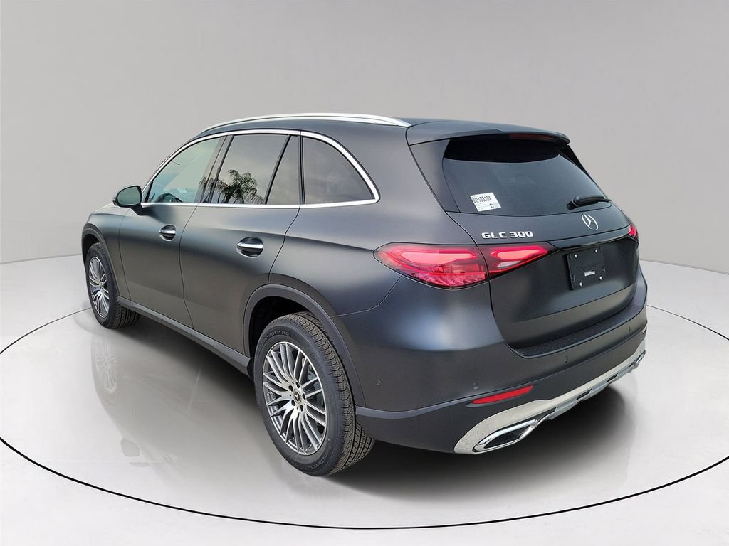 New 2027 MANUFAKTUR exclusive graphite grey magno Mercedes-Benz GLC 300 image 4