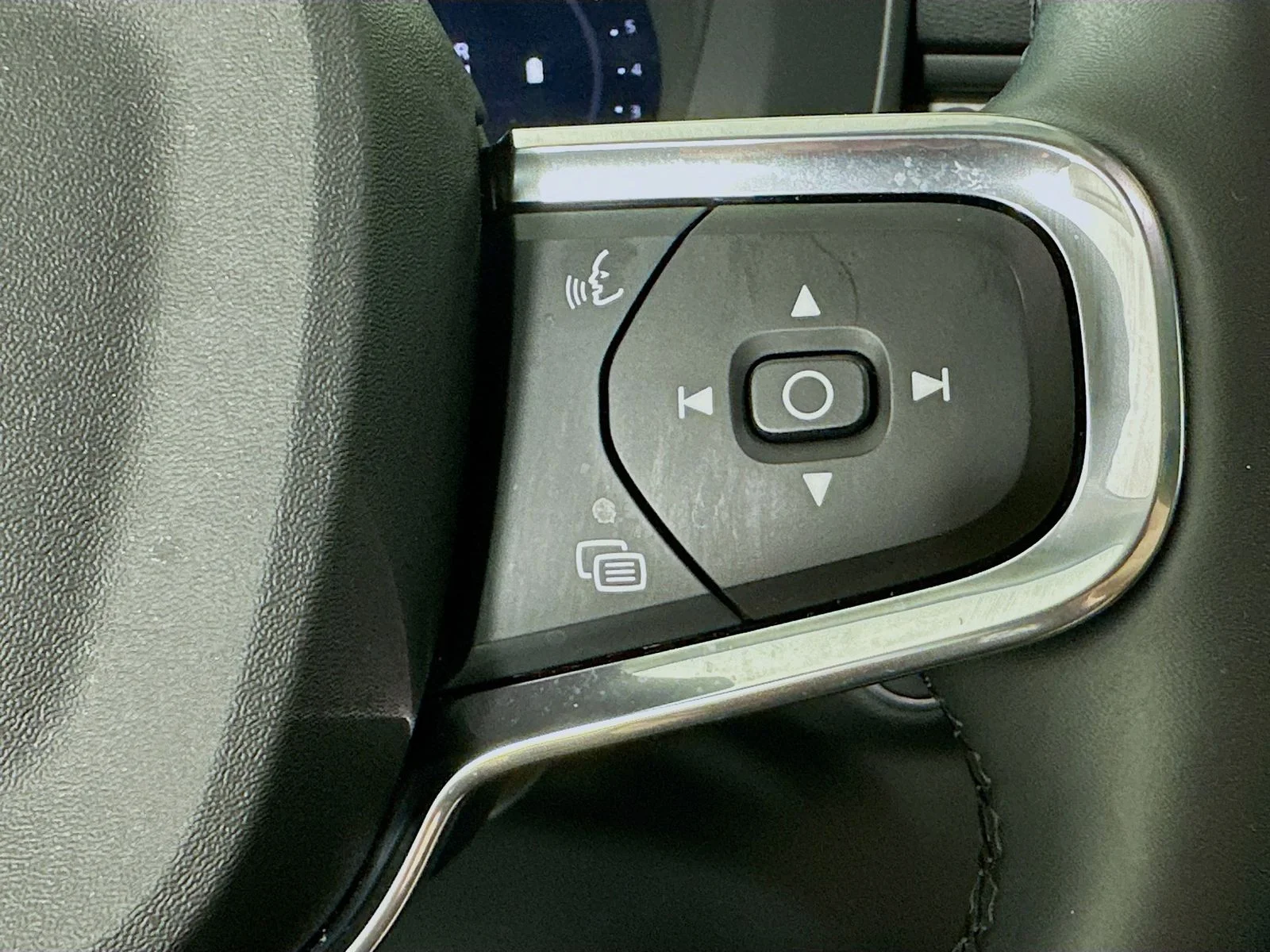 Used 2026  Volvo  image 19