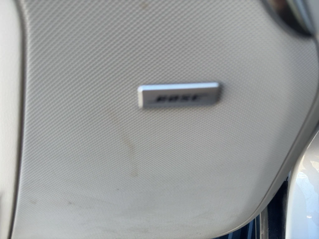 Used 2021 White Frost Tricoat GMC Denali image 23