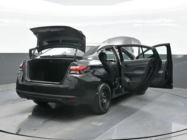 Used 2021 Black Nissan 1.6 S image 29