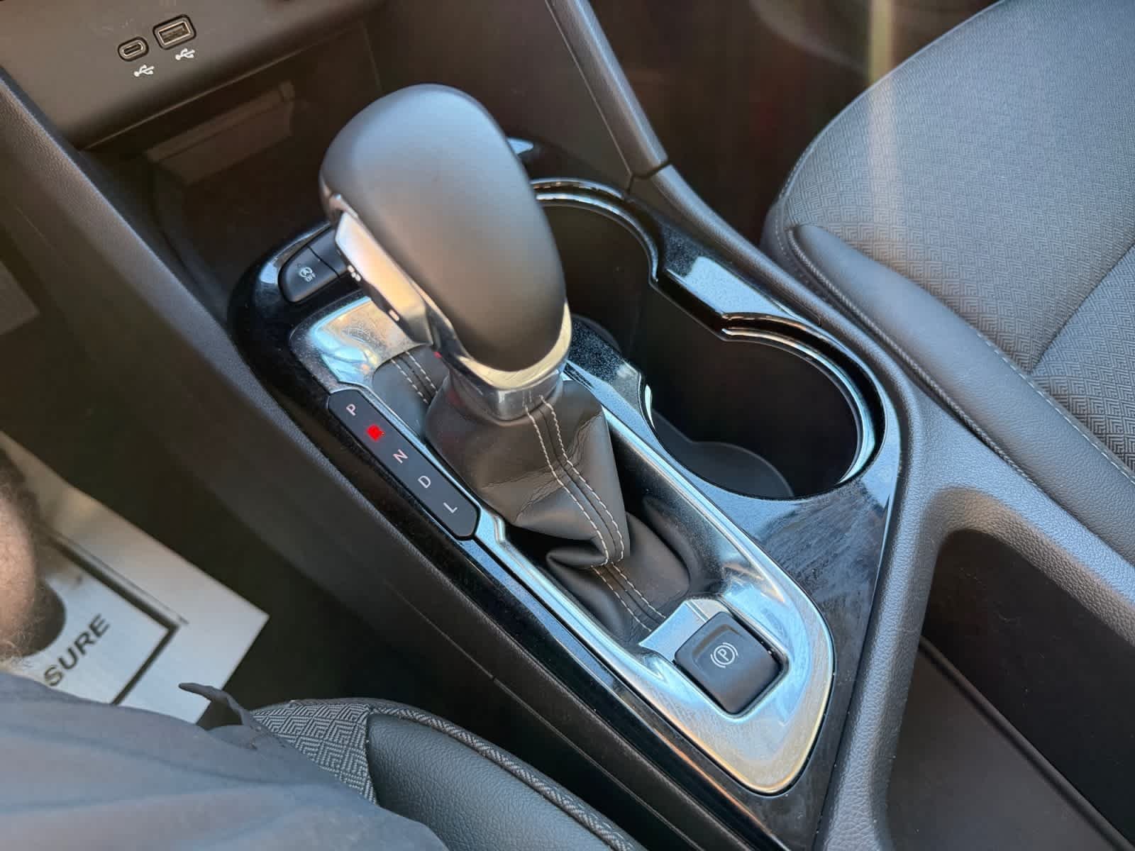 Used 2025 Summit White Buick Preferred image 32