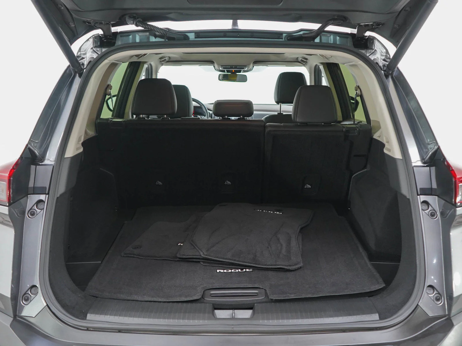 Used 2023 Gun Metallic Nissan SV image 16