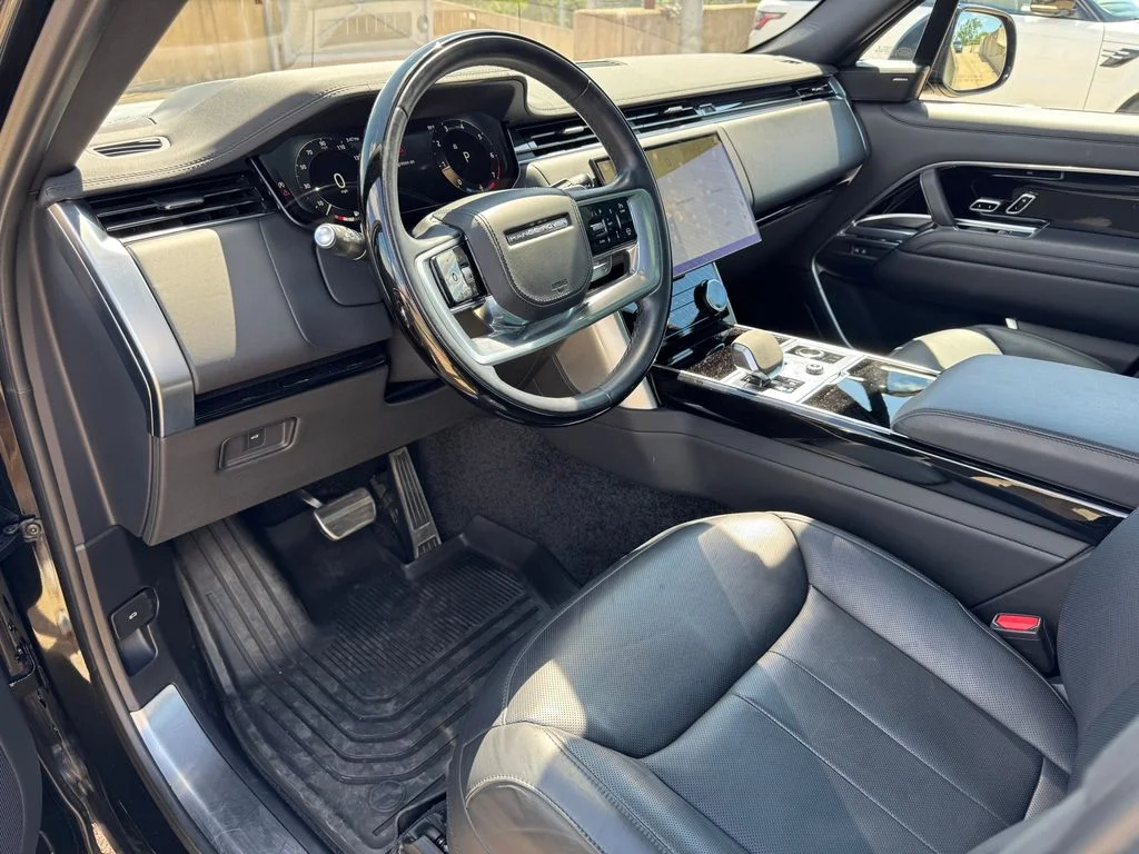 Certified Used 2023 Black Land Rover SE image 11